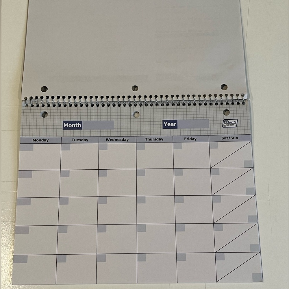 Tech gear academic calendar with additional pages - Picture 2 of 5